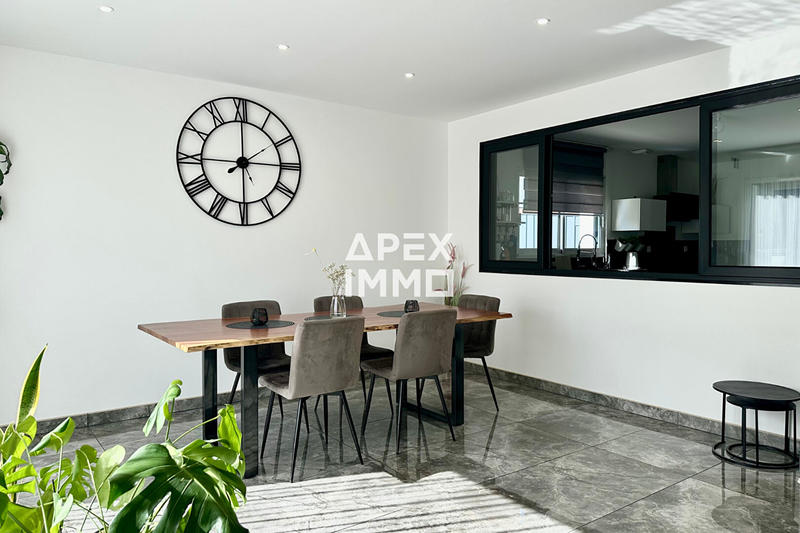 Maison - 170 m² - 5 pièces