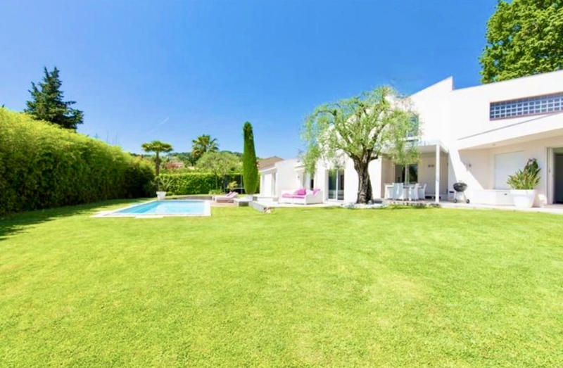 Villa - 200 m² - 5 pièces