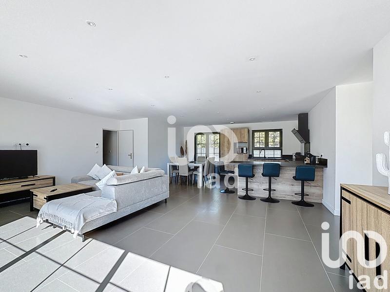 Maison - 140 m² - 5 pièces