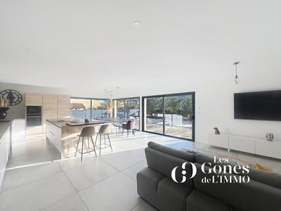 Villa - 180 m² - 4 pièces