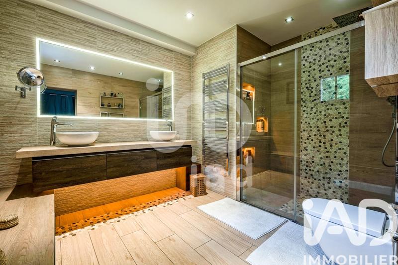 Maison de maîtres - 260 m² - 8 pièces