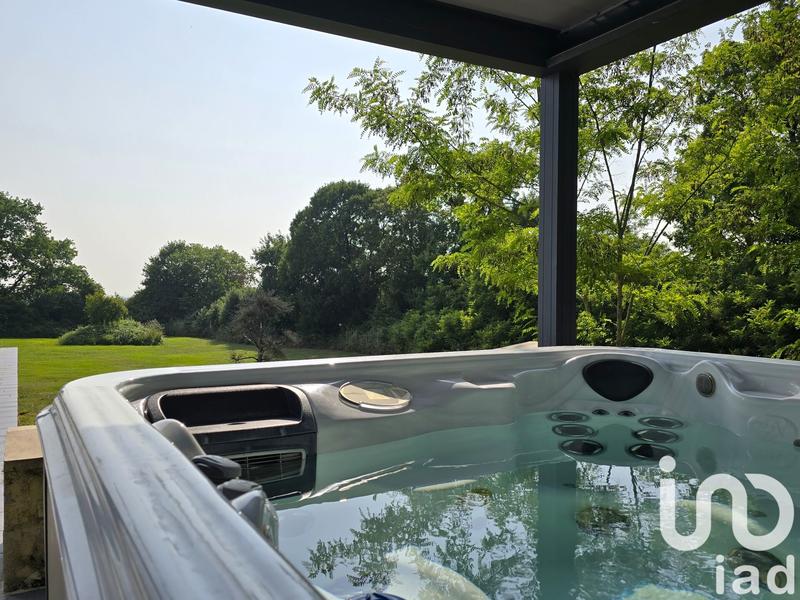 Maison - 940 m² - 23 pièces