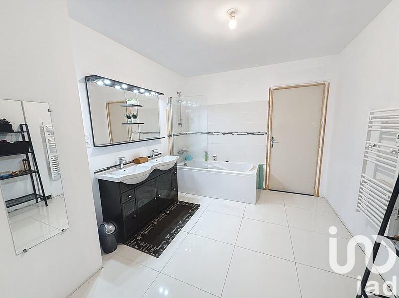 Maison de village - 294 m² - 10 pièces