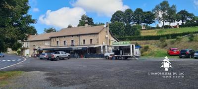 Local commercial - 451 m² - 2 pièces