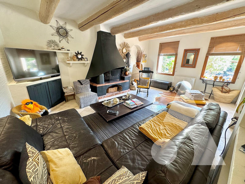 Maison - 470 m² - 17 pièces