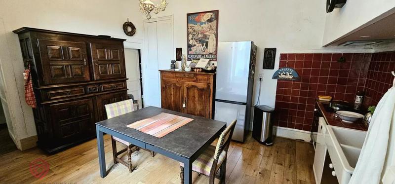 Maison de village - 242 m² - 10 pièces