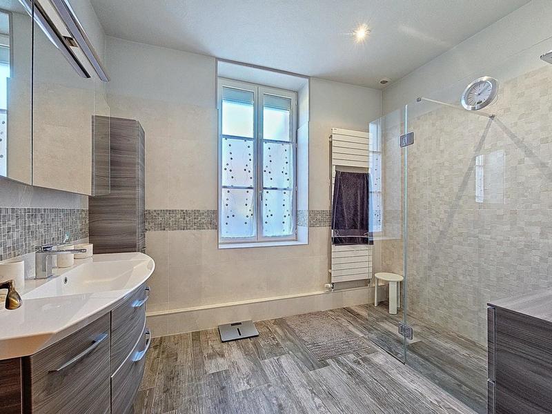 Maison - 178 m² - 8 pièces