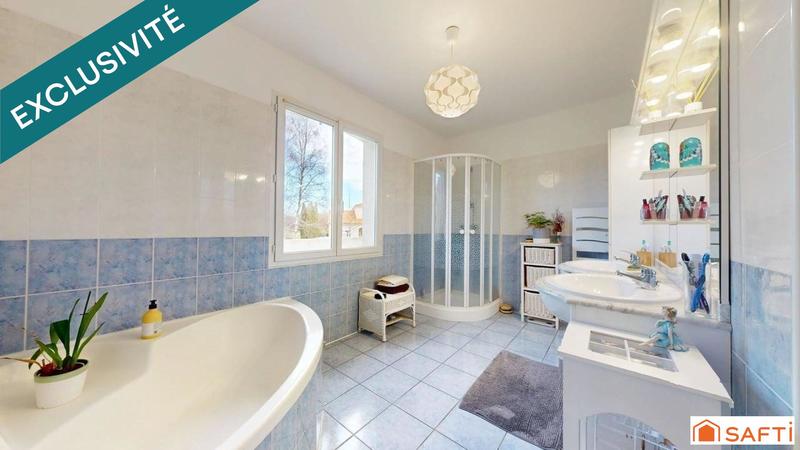 Maison - 209 m² - 9 pièces