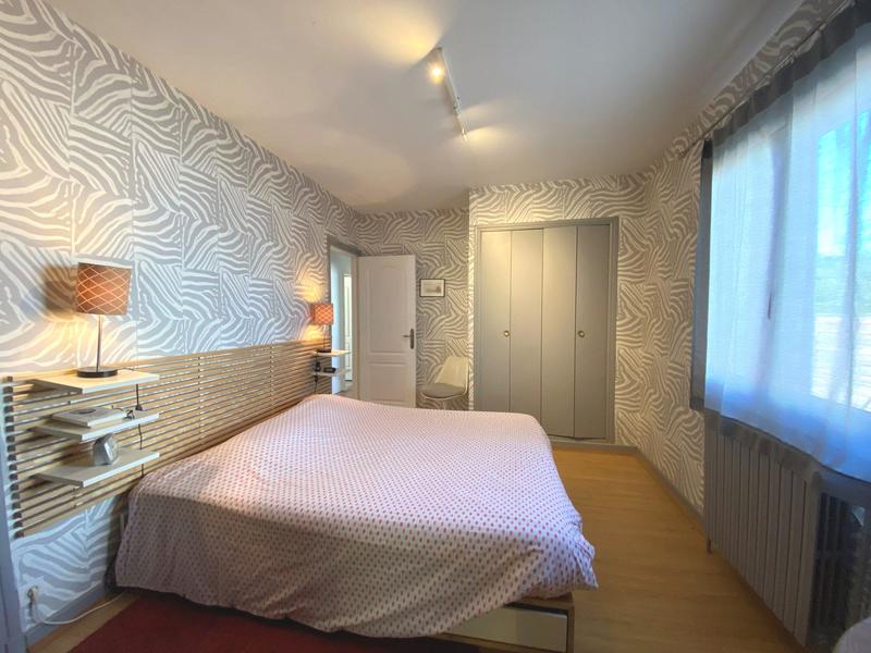 Maison - 230 m² - 10 pièces