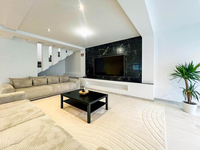 Maison contemporaine - 218 m² - 7 pièces