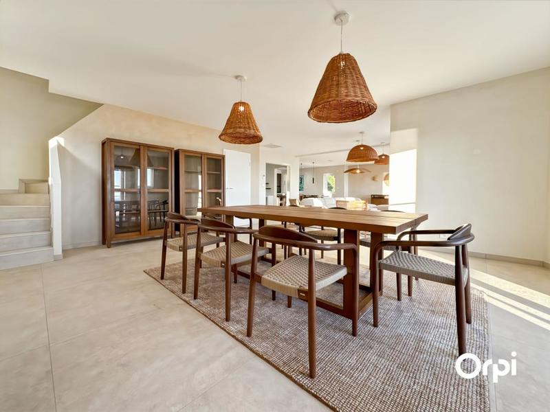 Villa - 230 m² - 6 pièces