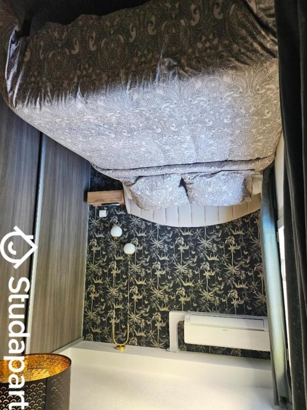 Chambre - 11 m² - 1 pièce