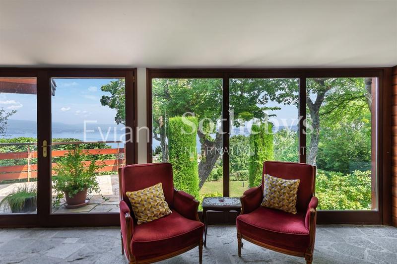 Villa - 288 m² - 6 pièces