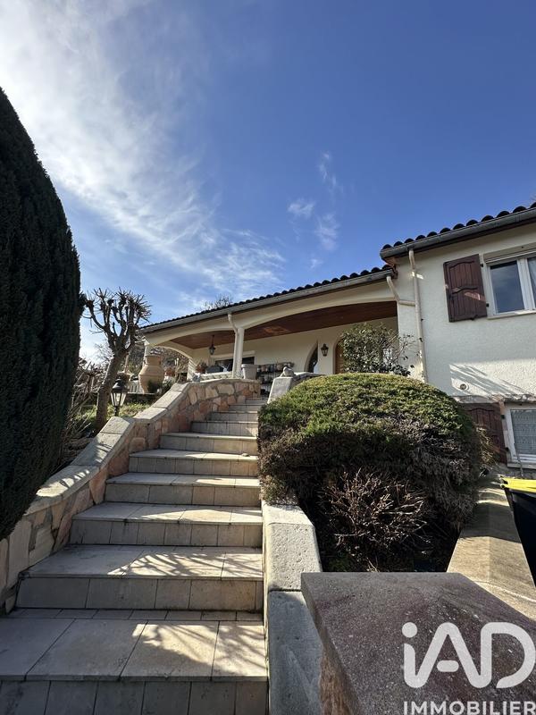 Maison - 211 m² - 7 pièces