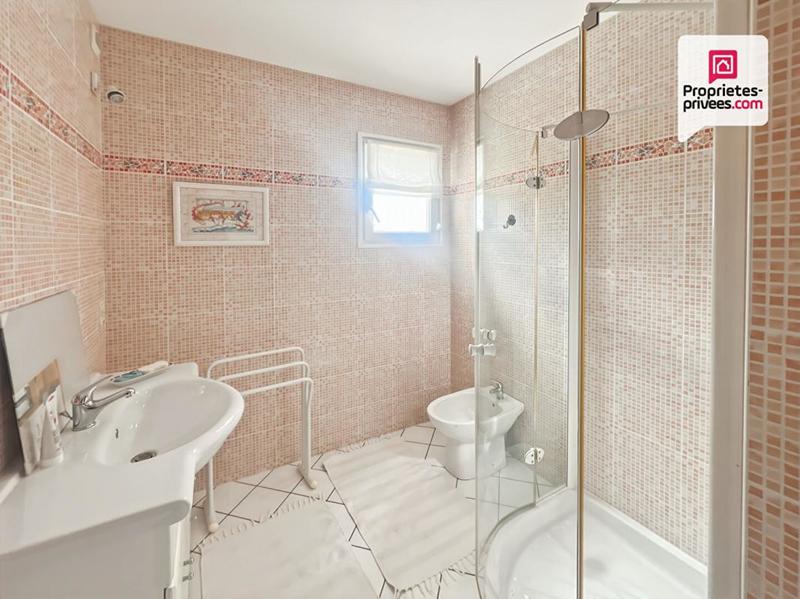 Maison - 221 m² - 8 pièces