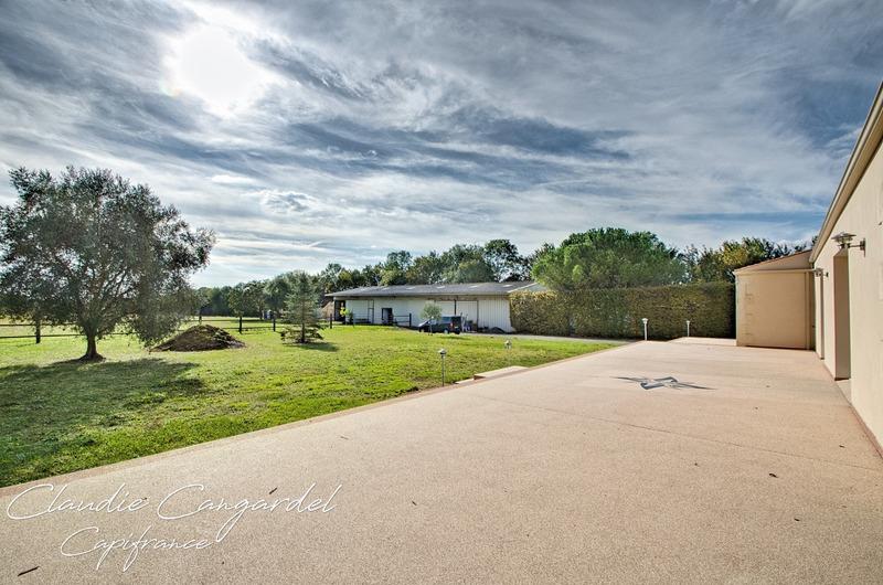 Maison - 257 m² - 8 pièces