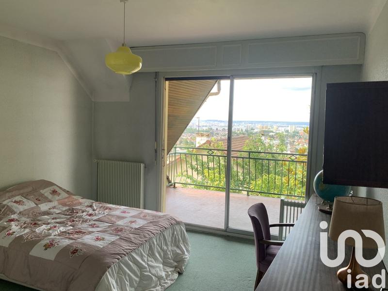 Maison - 215 m² - 10 pièces