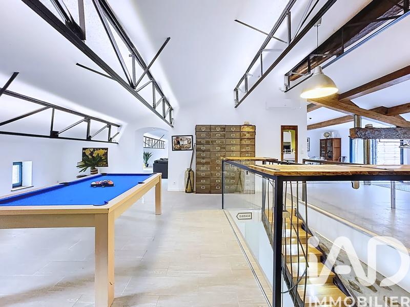 Maison - 297 m² - 7 pièces