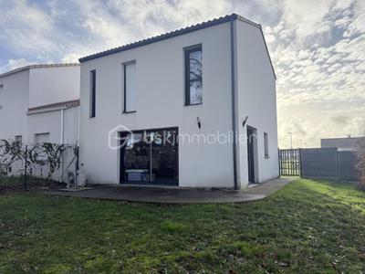 Maison - 84 m² - 4 pièces