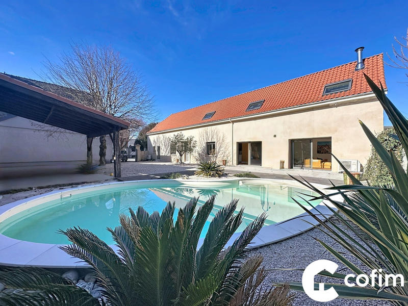 Maison - 203 m² - 7 pièces