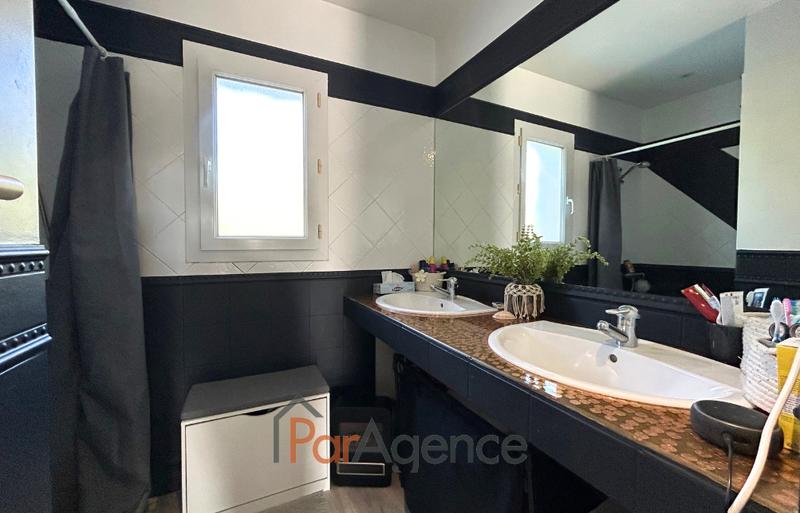 Maison - 246 m² - 6 pièces