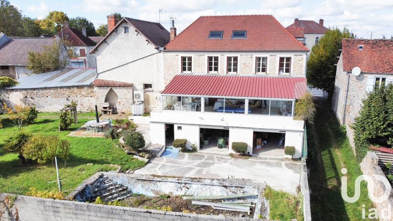 Maison - 258 m² - 9 pièces