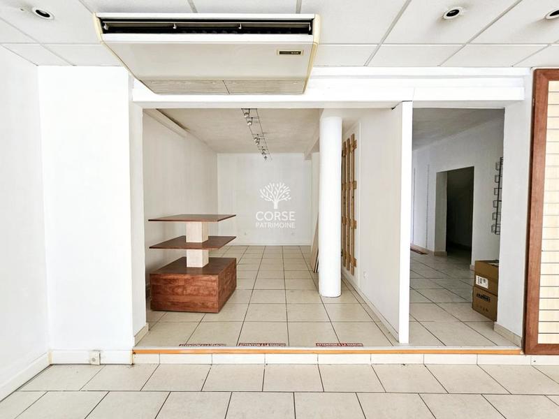 Local commercial - 121 m²
