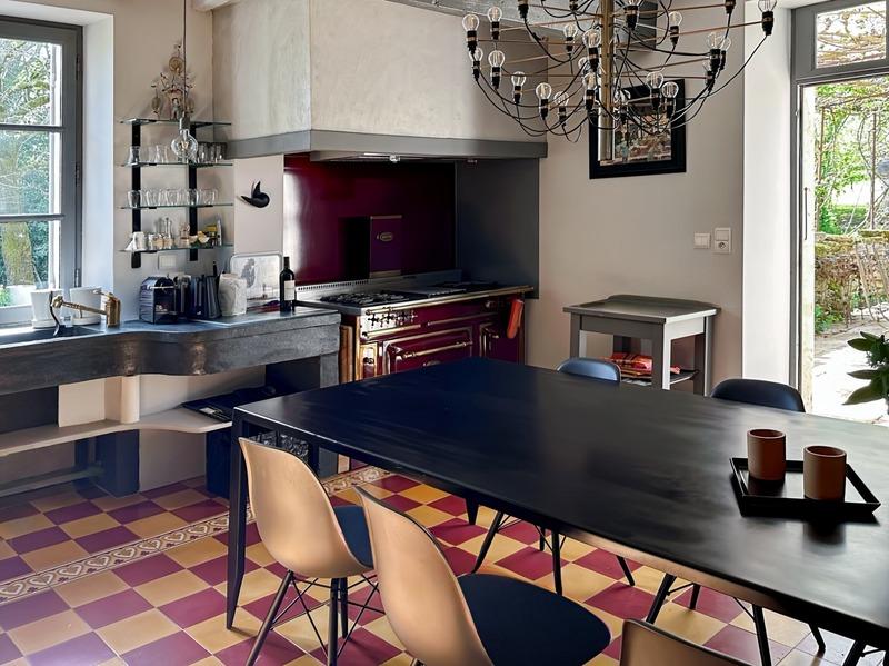 Maison en pierre - 222 m² - 9 pièces