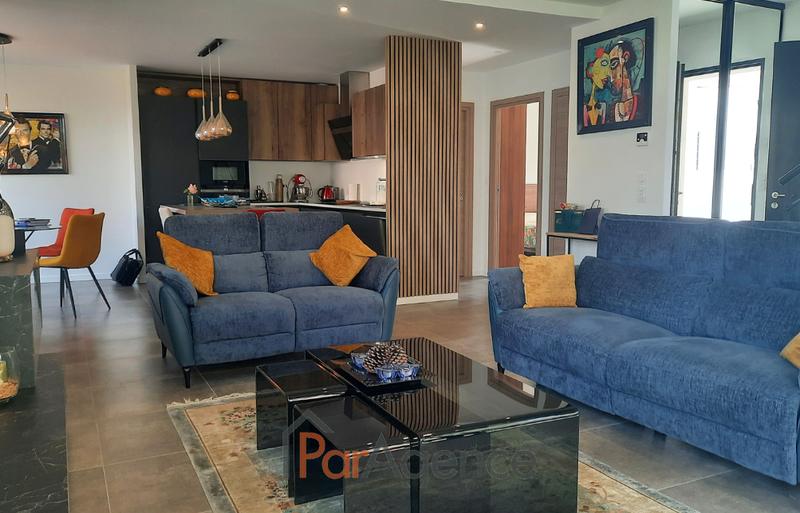 Maison - 104 m² - 4 pièces