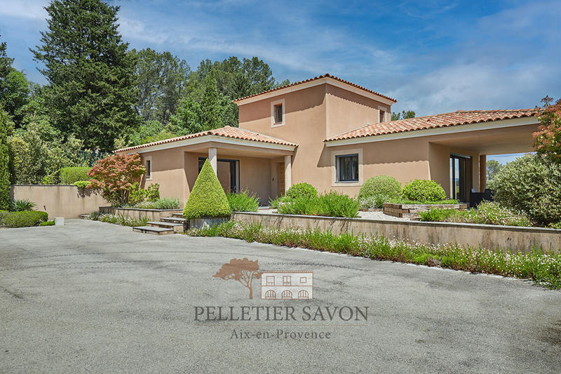 Maison - 200 m² - 6 pièces