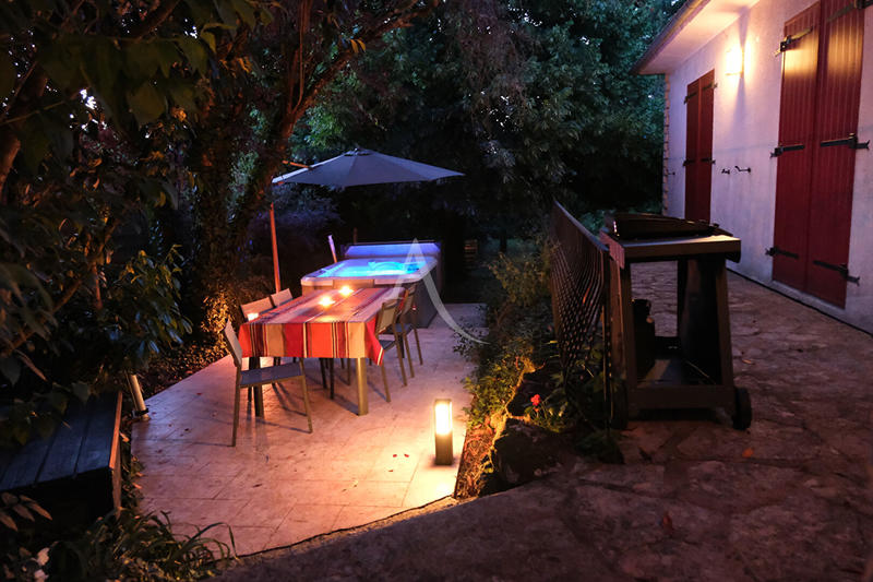 Maison - 138 m² - 8 pièces