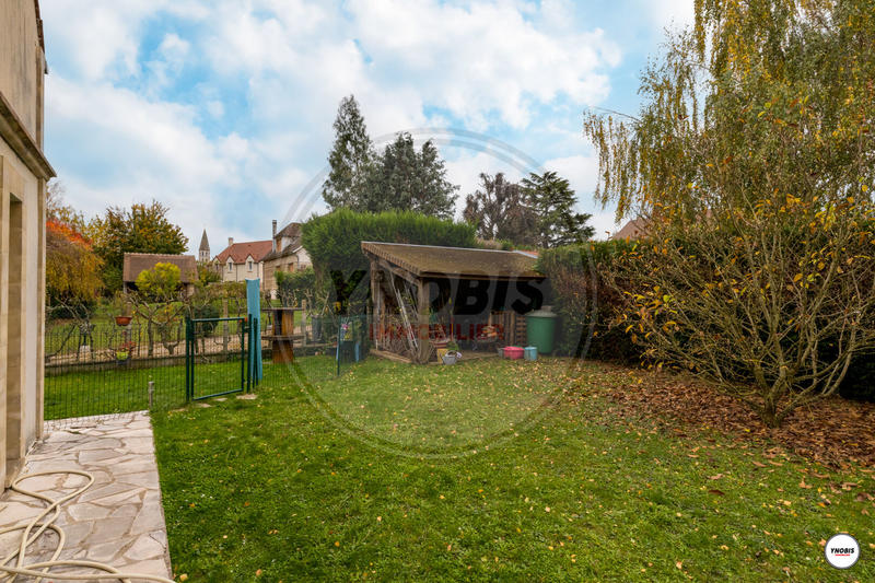 Maison - 256 m² - 9 pièces