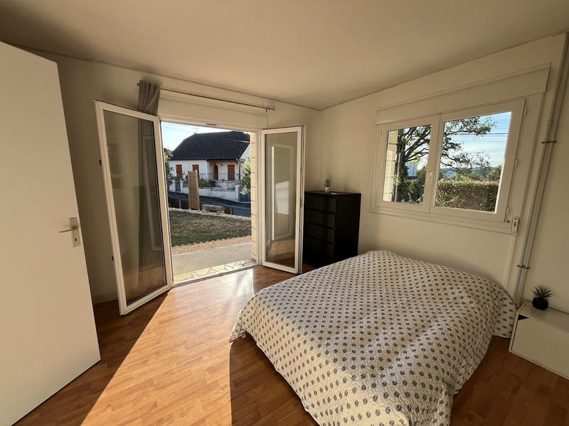 Maison - 220 m² - 9 pièces