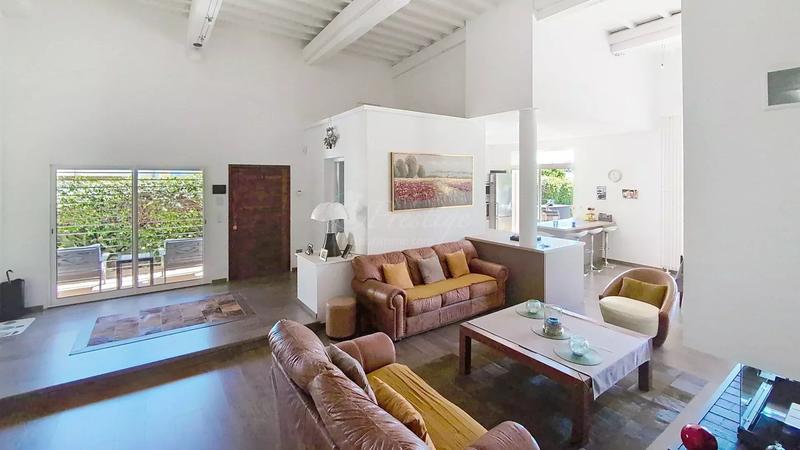 Maison - 214 m² - 6 pièces