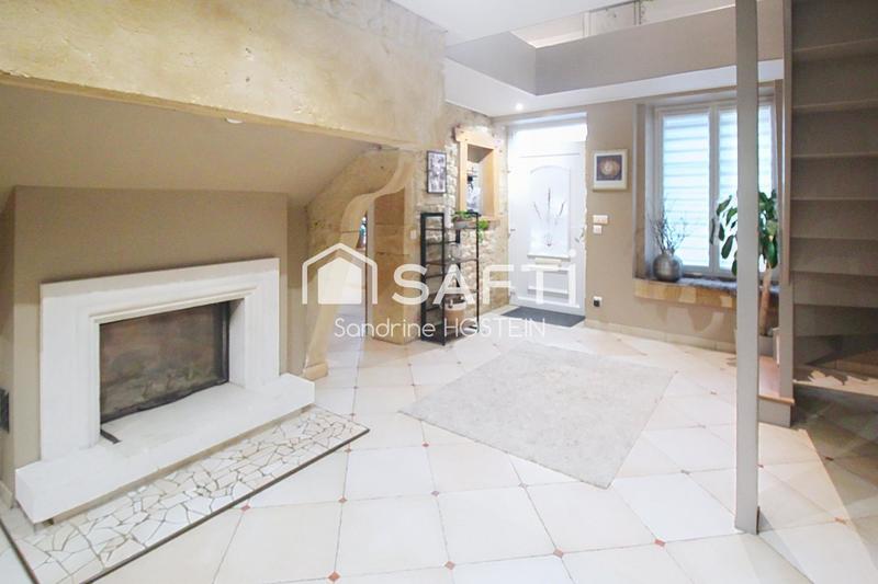 Maison - 284 m² - 10 pièces