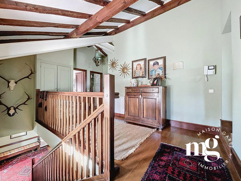 Maison ancienne - 270 m² - 9 pièces