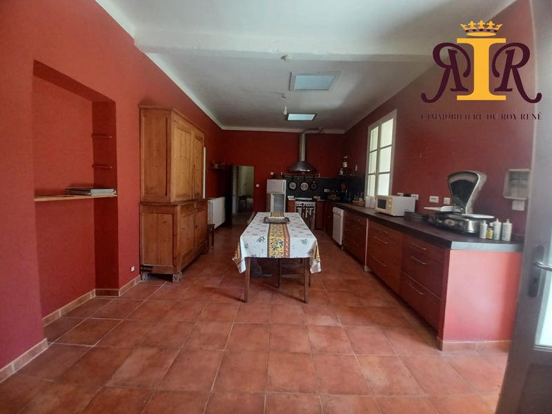 Mas - 252 m² - 11 pièces