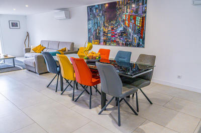 Maison - 220 m² - 7 pièces