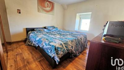 Maison - 94 m² - 10 pièces