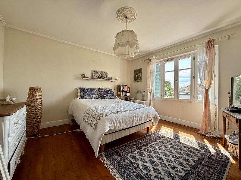 Maison - 94 m² - 5 pièces