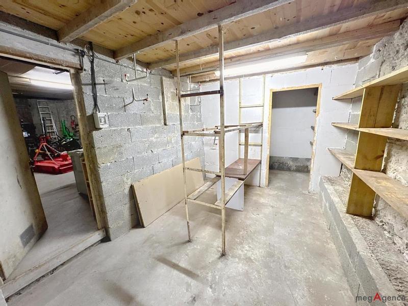 Maison traditionnelle - 195 m² - 7 pièces