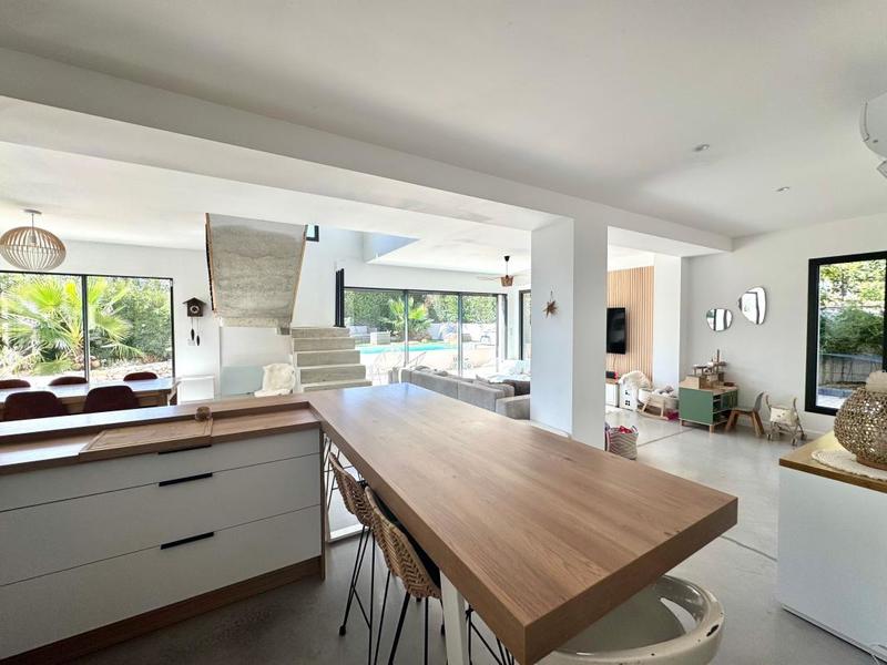 Villa - 180 m² - 7 pièces