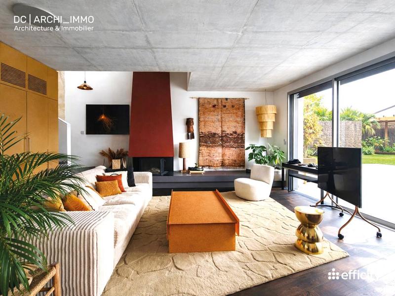 Maison - 223 m² - 7 pièces