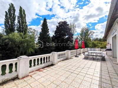 Pavillon - 416 m² - 11 pièces