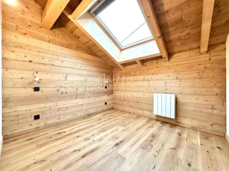 Appartement - 99 m² - 4 pièces