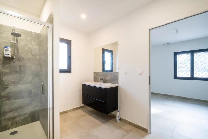 Maison - 266 m² - 5 pièces