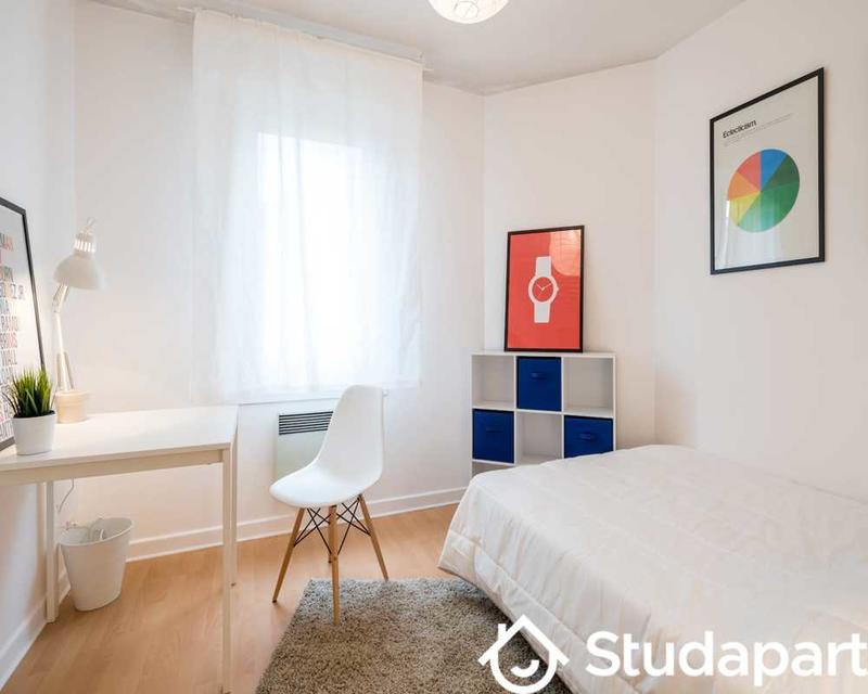 Chambre - 90 m² - 1 pièce