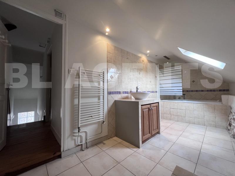 Maison de ville - 85 m² - 5 pièces