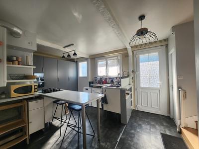 Maison - 89 m² - 5 pièces