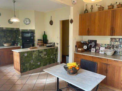 Maison - 300 m² - 9 pièces